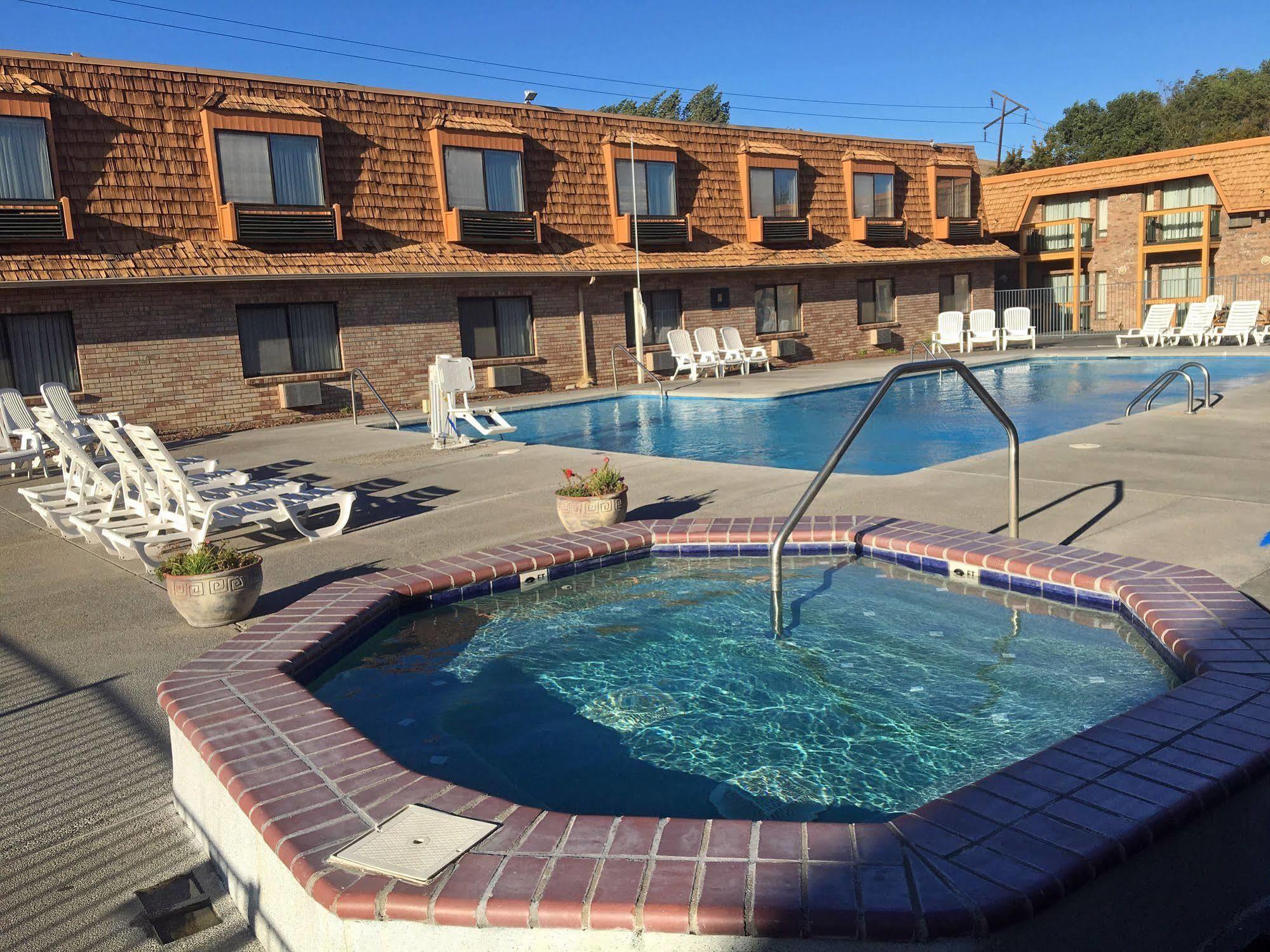 Fairbridge Hotel & Conference Center Yakima Exterior photo
